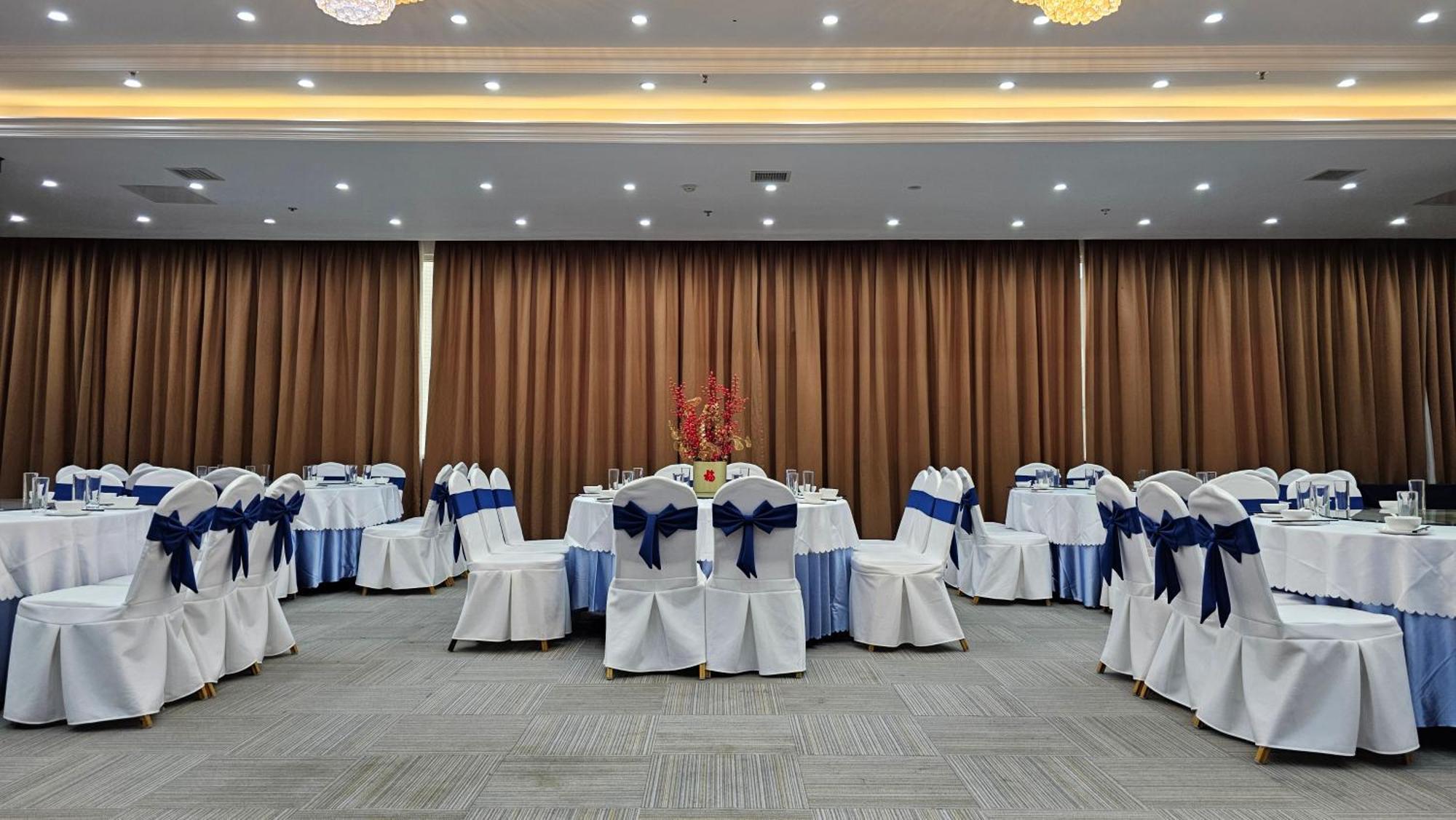 Express Tianfu Square By Ihg - Chunxi Road And Kuanzhai Alley Отель