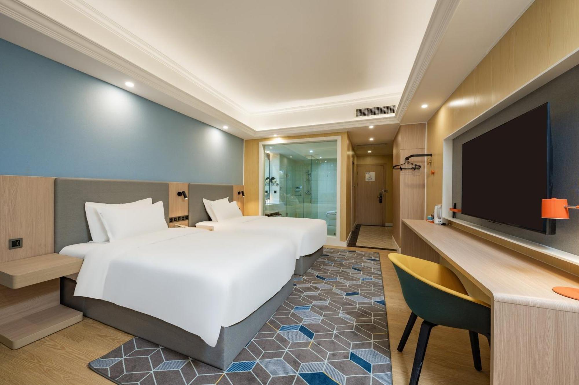 Отель Express Tianfu Square By Ihg - Chunxi Road And Kuanzhai Alley 4*