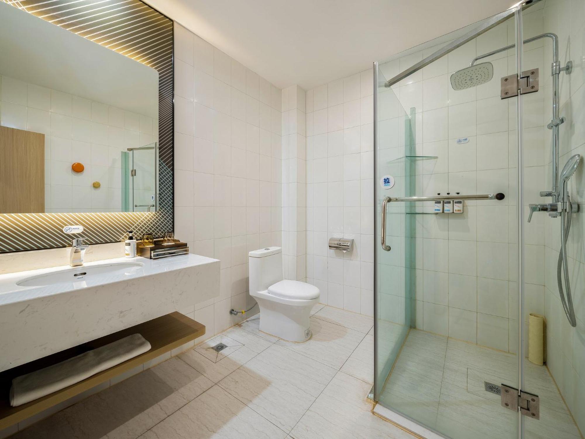 โรงแรม Express Tianfu Square By Ihg - Chunxi Road And Kuanzhai Alley 4*
