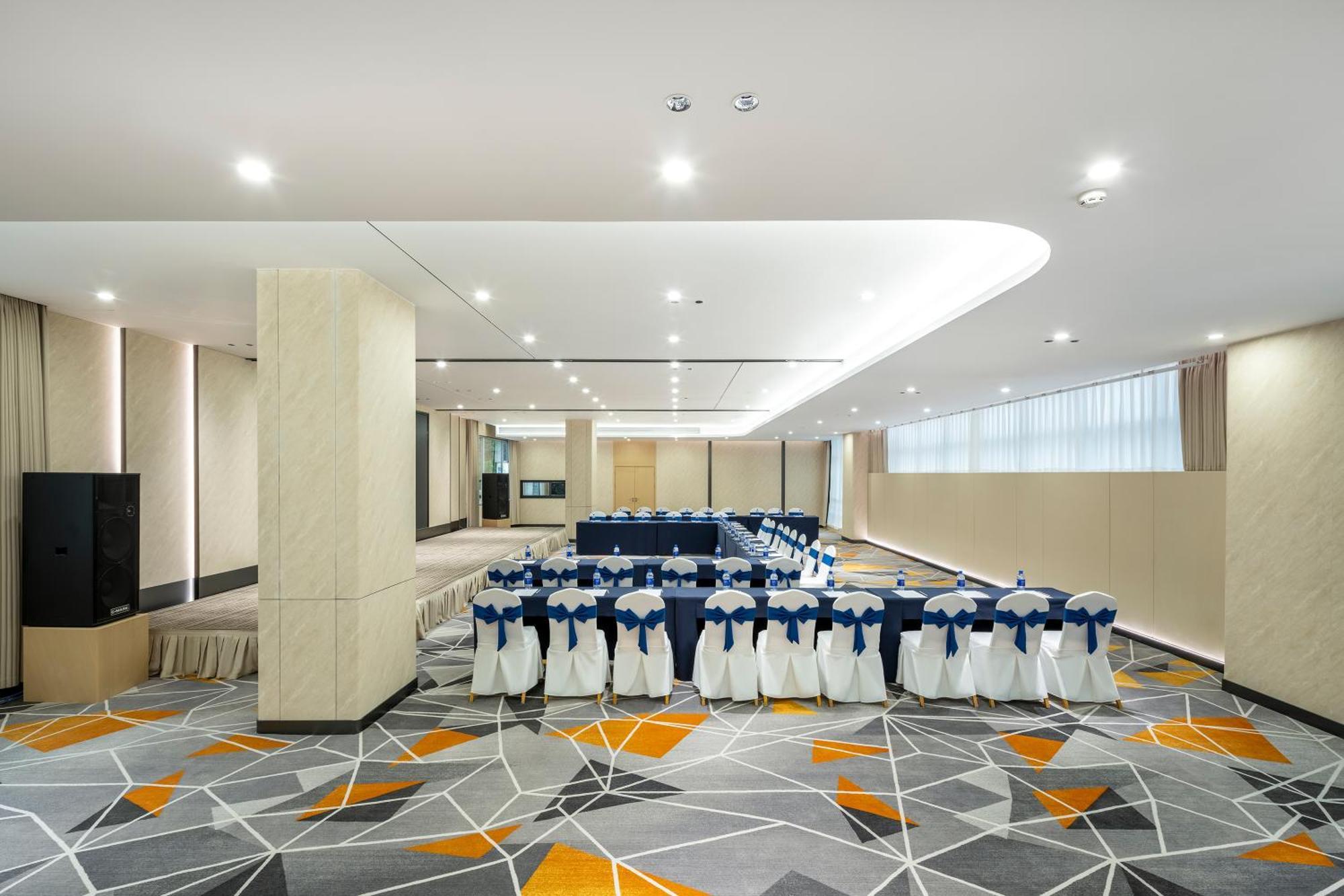 Express Tianfu Square By Ihg - Chunxi Road And Kuanzhai Alley Чэнду