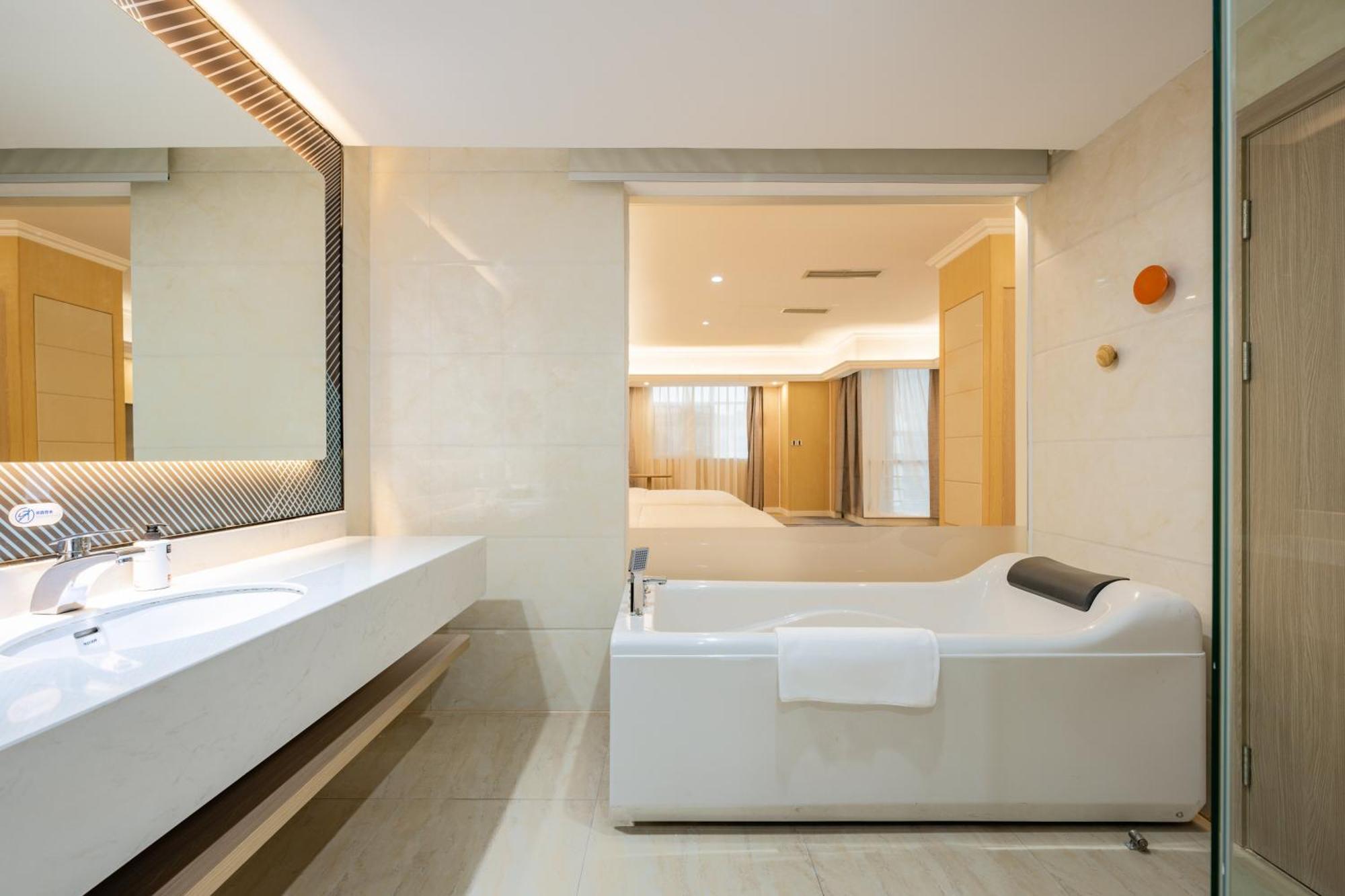 Express Tianfu Square By Ihg - Chunxi Road And Kuanzhai Alley 4*