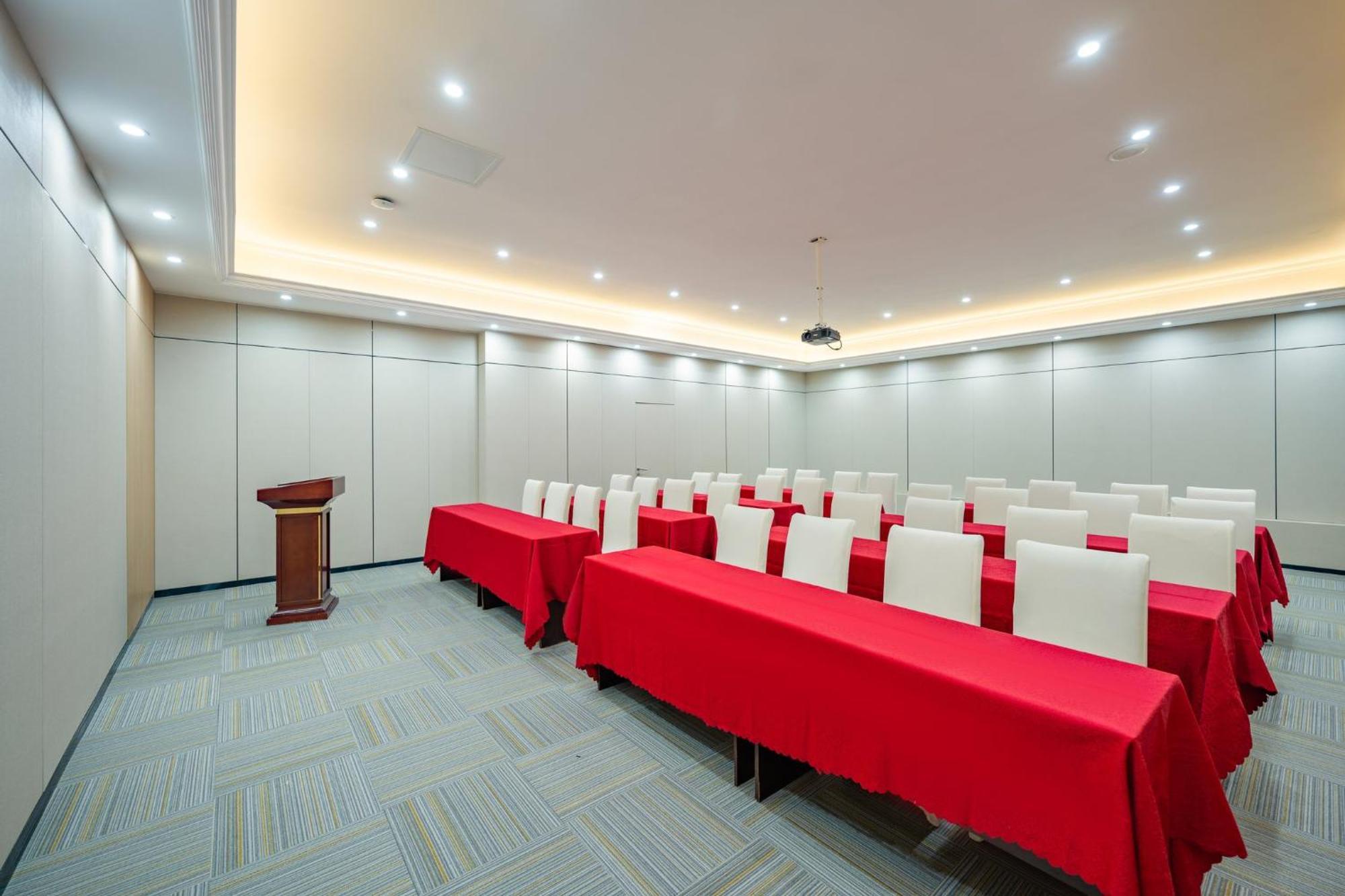 Express Tianfu Square By Ihg - Chunxi Road And Kuanzhai Alley Hotel